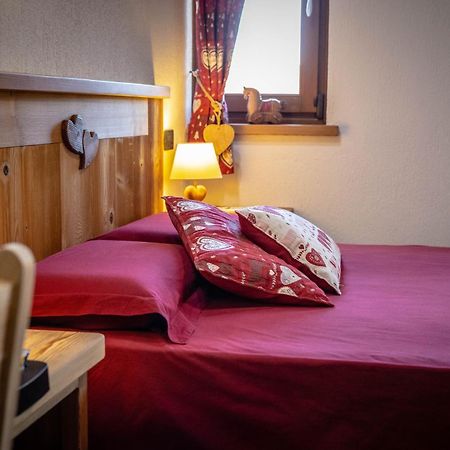 Hotel Le Coin des Mélèzes à Brusson Extérieur photo
