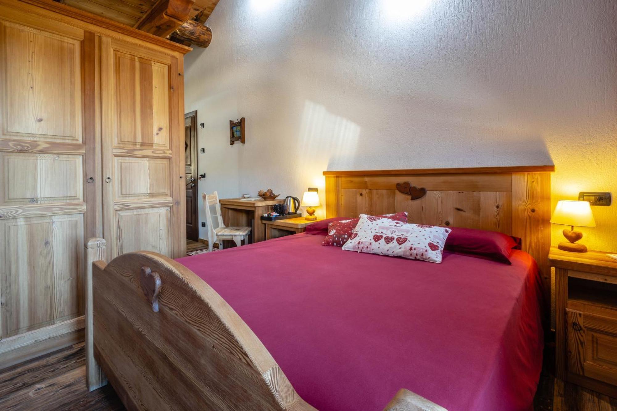 Hotel Le Coin des Mélèzes à Brusson Extérieur photo