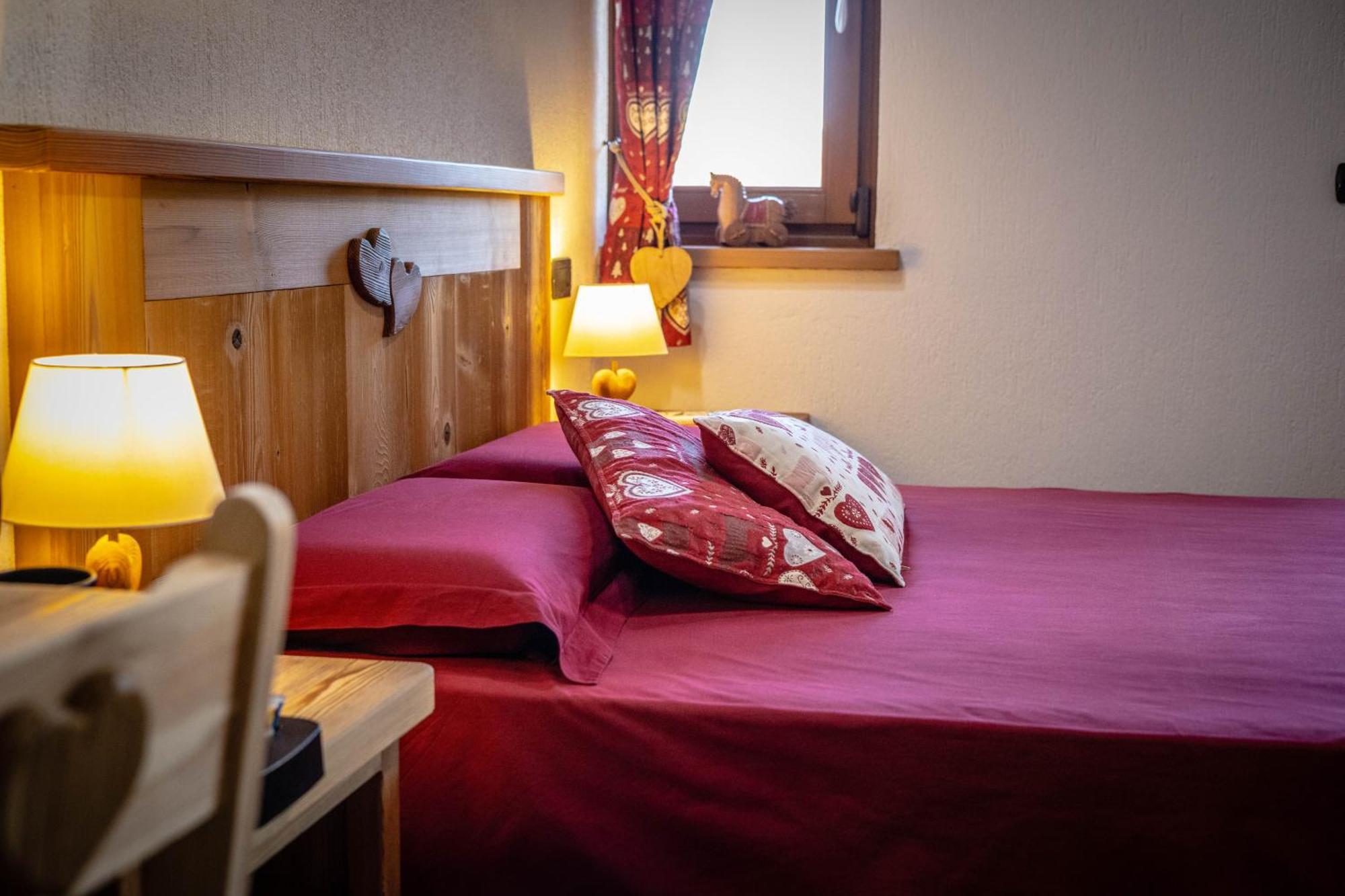 Hotel Le Coin des Mélèzes à Brusson Extérieur photo