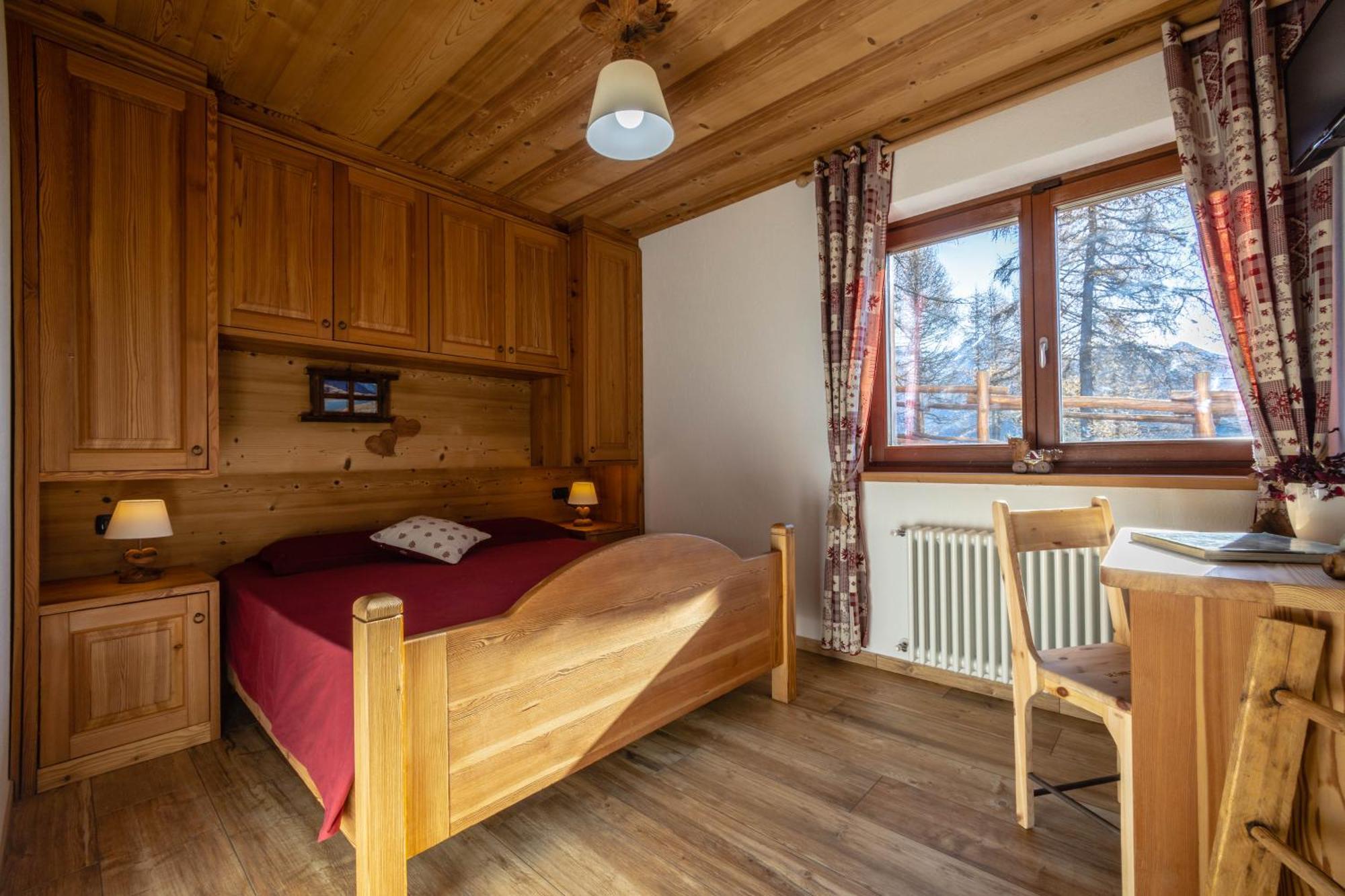 Hotel Le Coin des Mélèzes à Brusson Extérieur photo