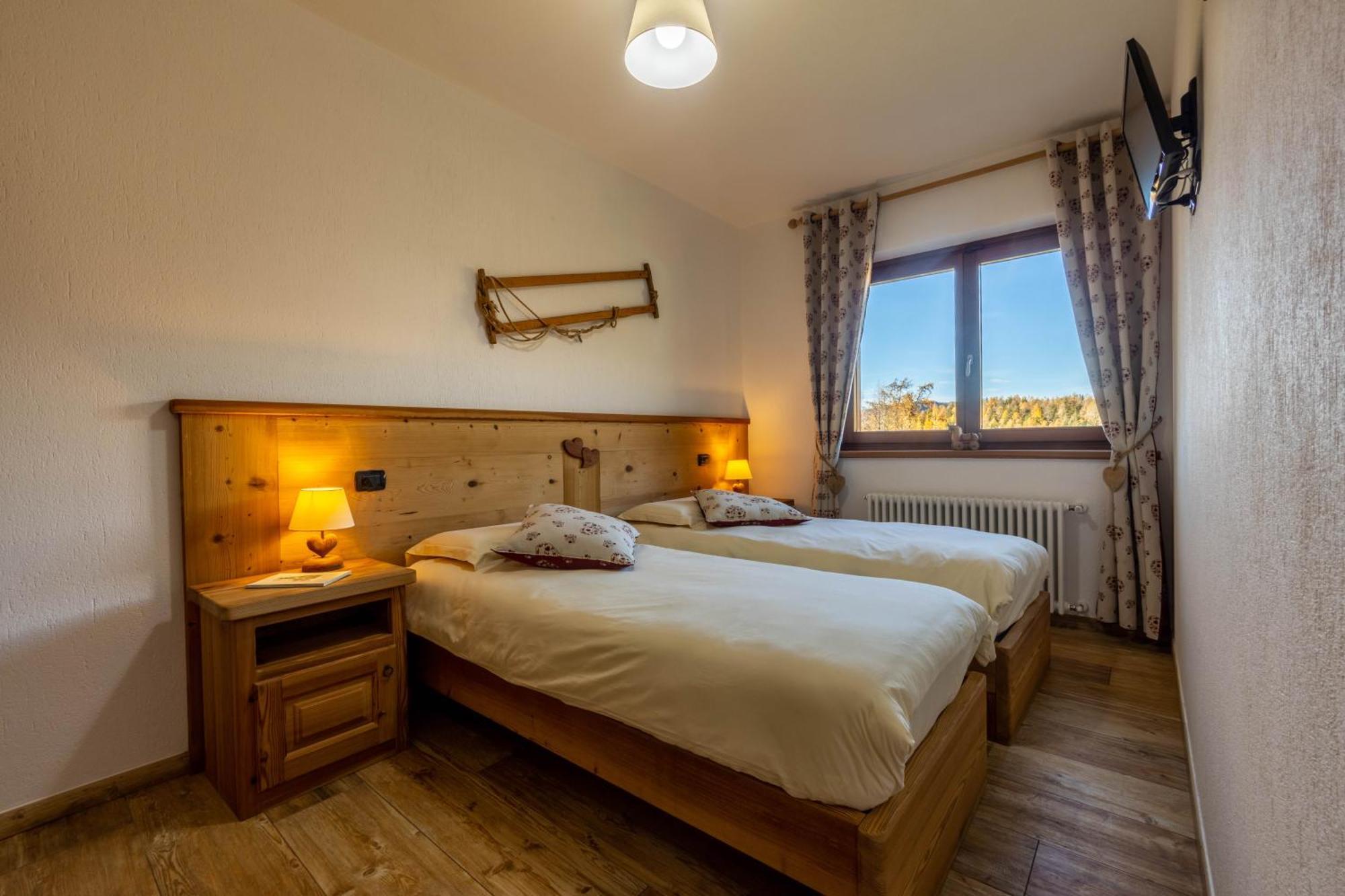 Hotel Le Coin des Mélèzes à Brusson Extérieur photo