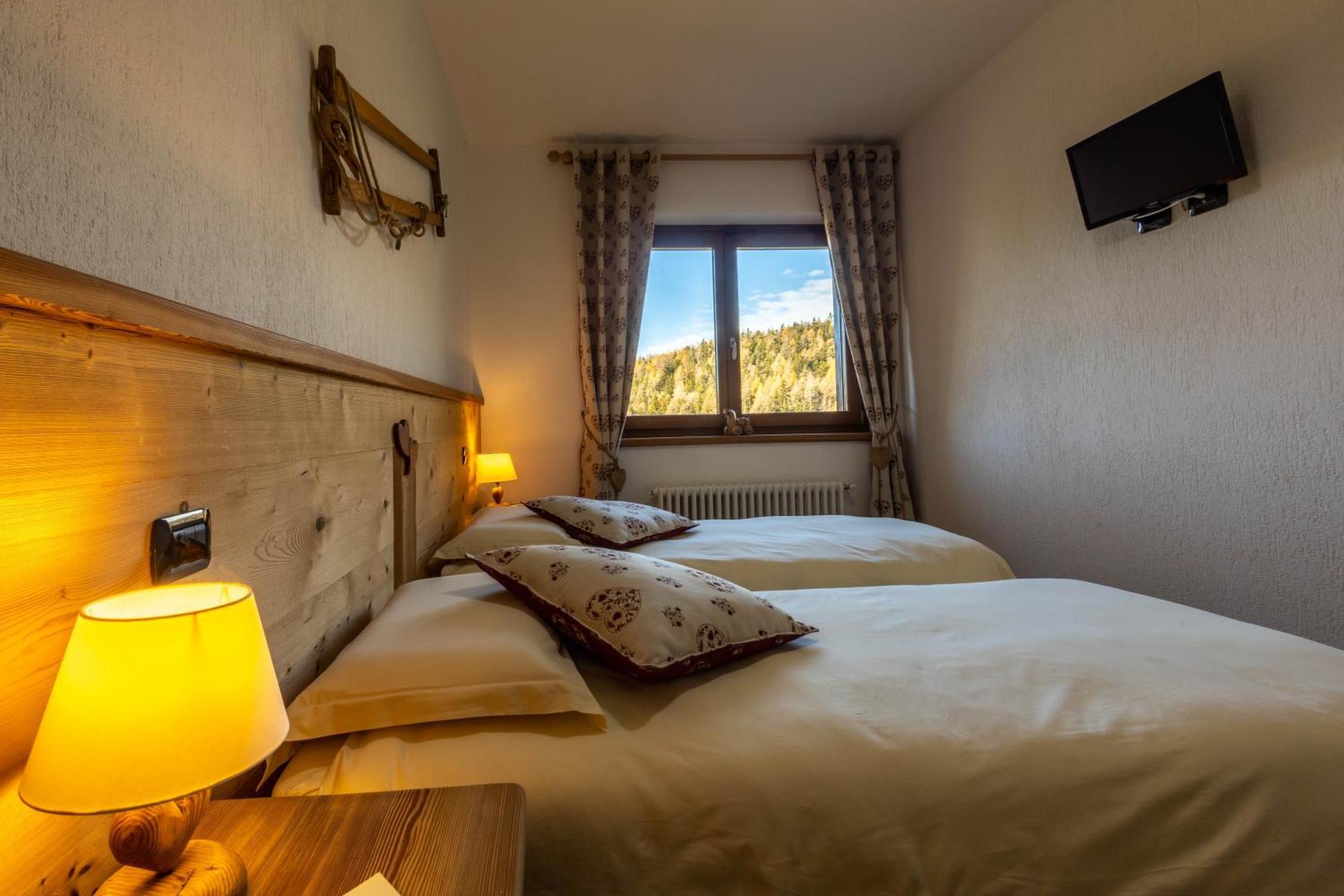 Hotel Le Coin des Mélèzes à Brusson Extérieur photo