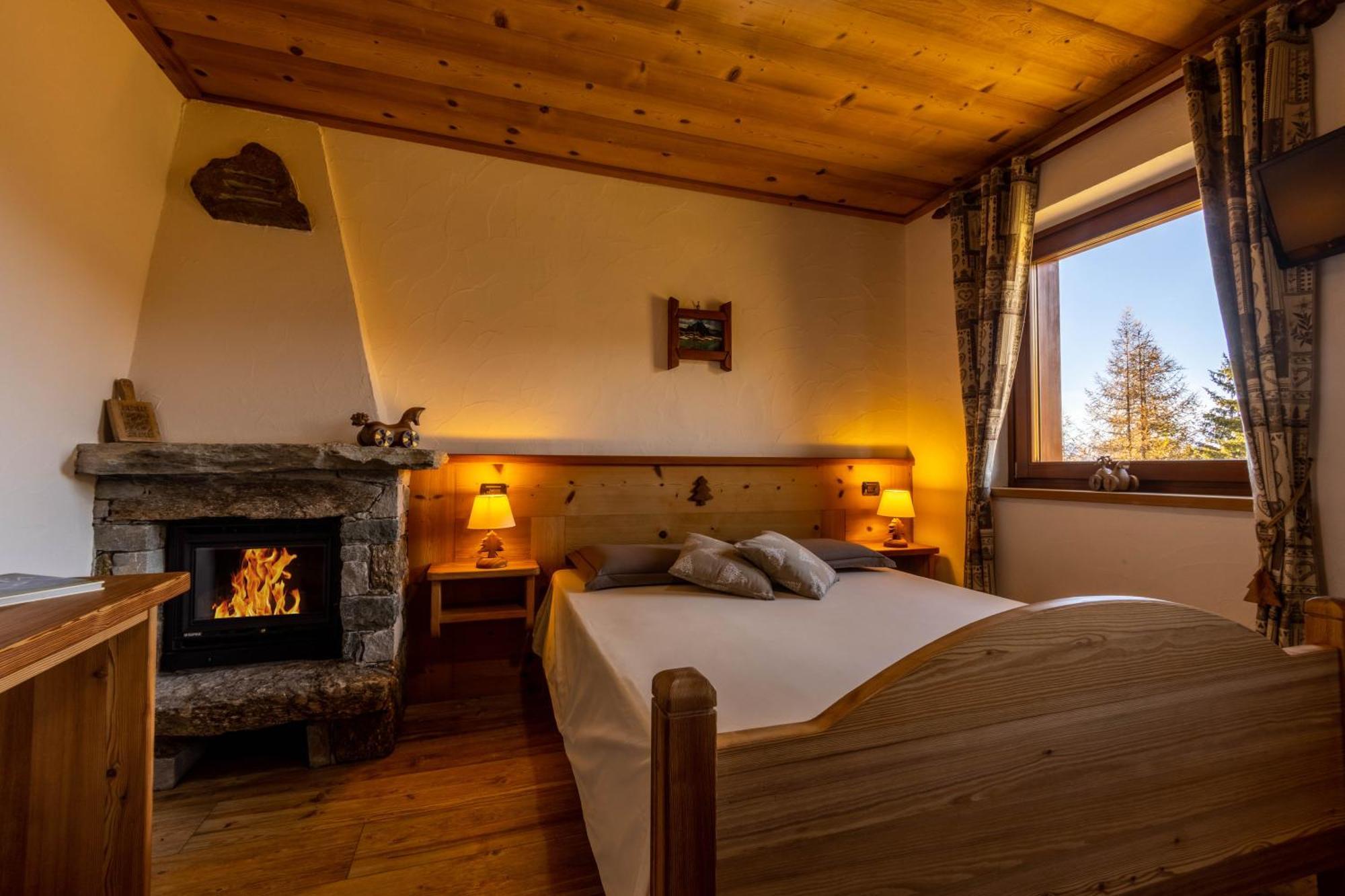 Hotel Le Coin des Mélèzes à Brusson Extérieur photo