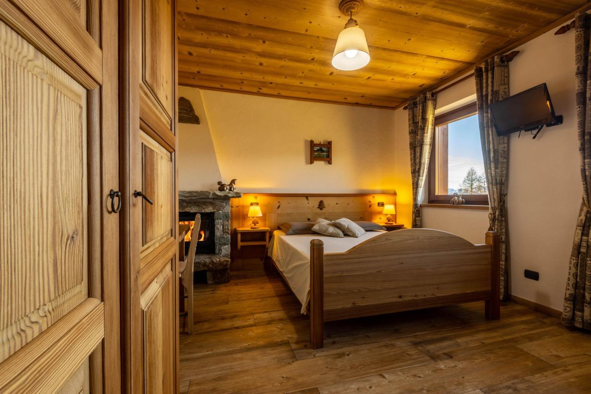 Hotel Le Coin des Mélèzes à Brusson Extérieur photo